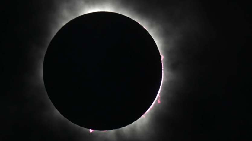 Total solar eclipse wows people across North America | See Pics