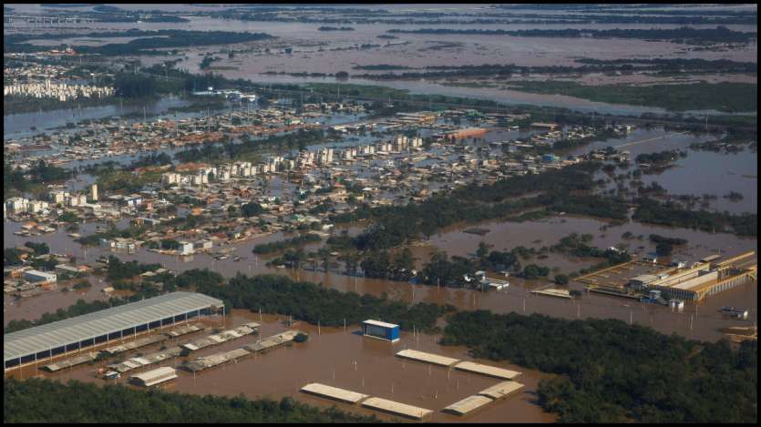 Brazilians struggle with loss and despair as worst rainfall in 80 years kills over 100 | IN PICS