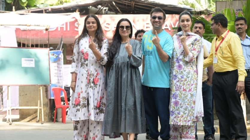 Shraddha Kapoor came along with the family to cast their vote in the Maharashtra Assembly Elections 2024.