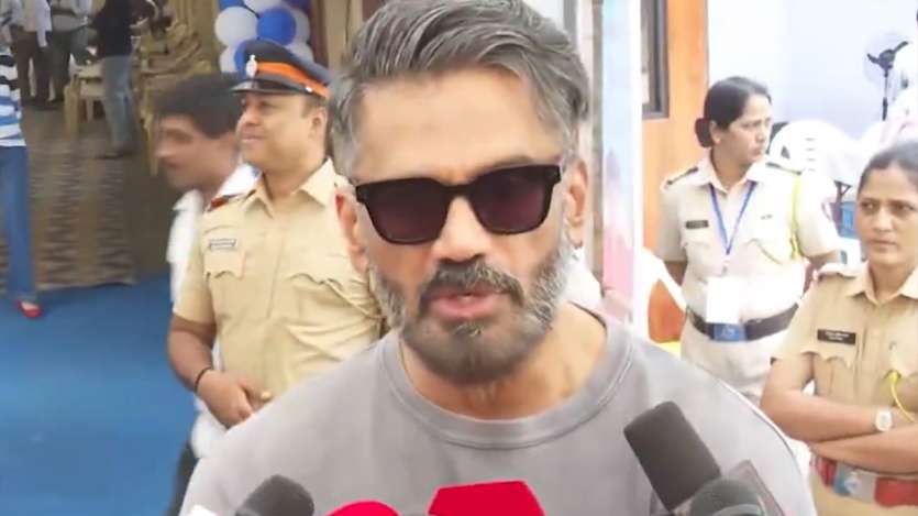 After casting vote in Mumbai, actor Suniel Shetty said, ''''There will be a huge difference if we vote today. Let's help the government by doing good work.''