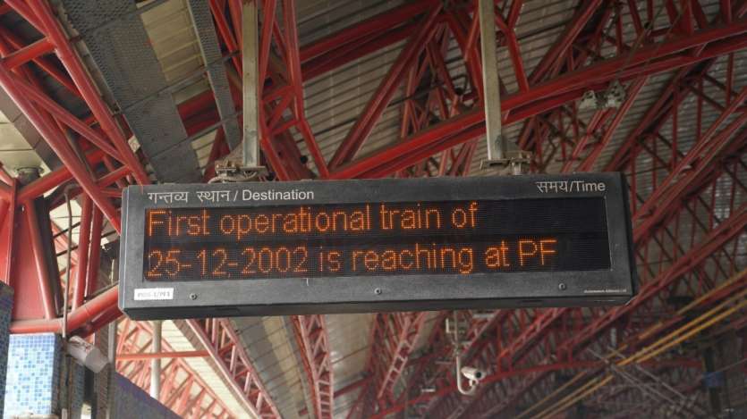 The TS-01 train continues to serve passengers on the Red Line, remaining the first among equals in Delhi Metro’s ever-expanding fleet of over 350 train sets.
