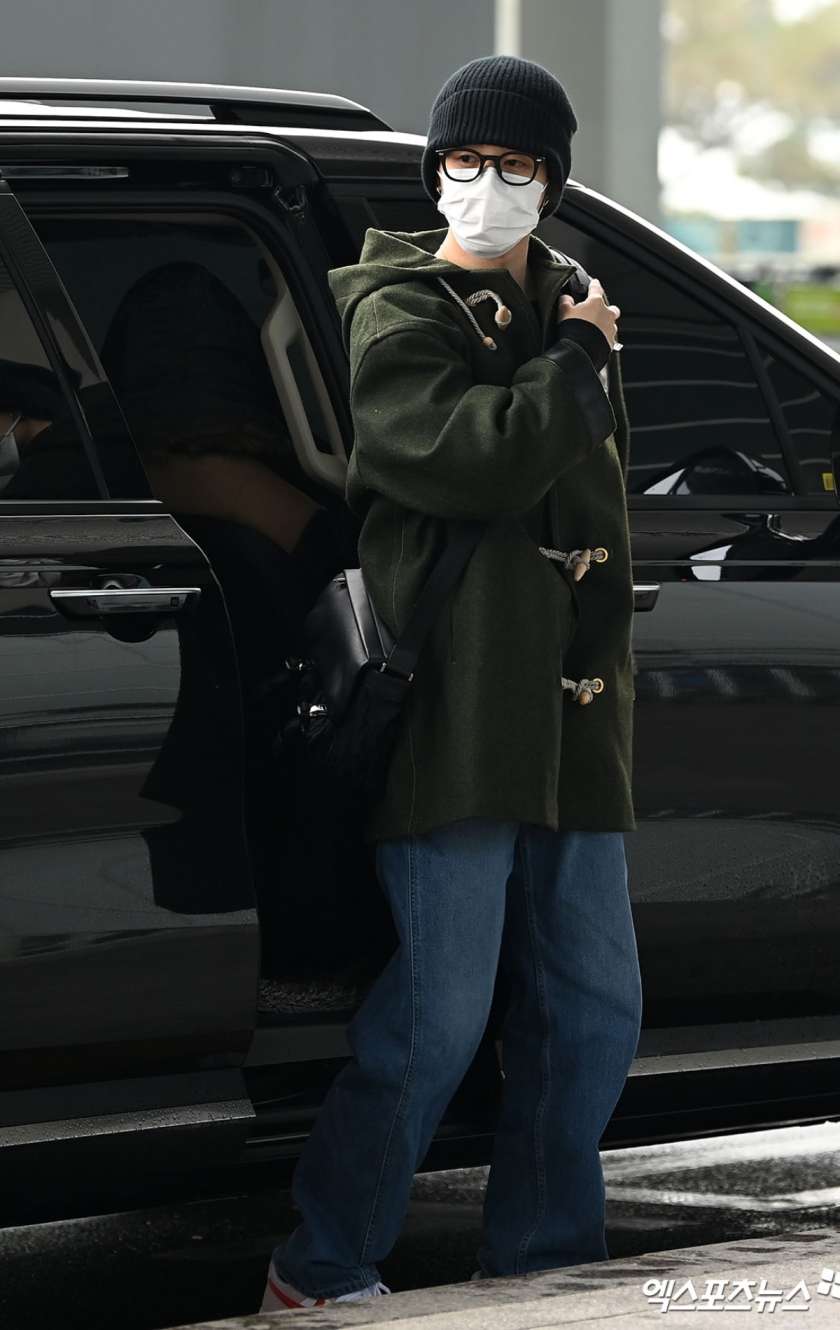 BTS Jimin's airport look worth more than Rs 4 lakh grabs eyeballs