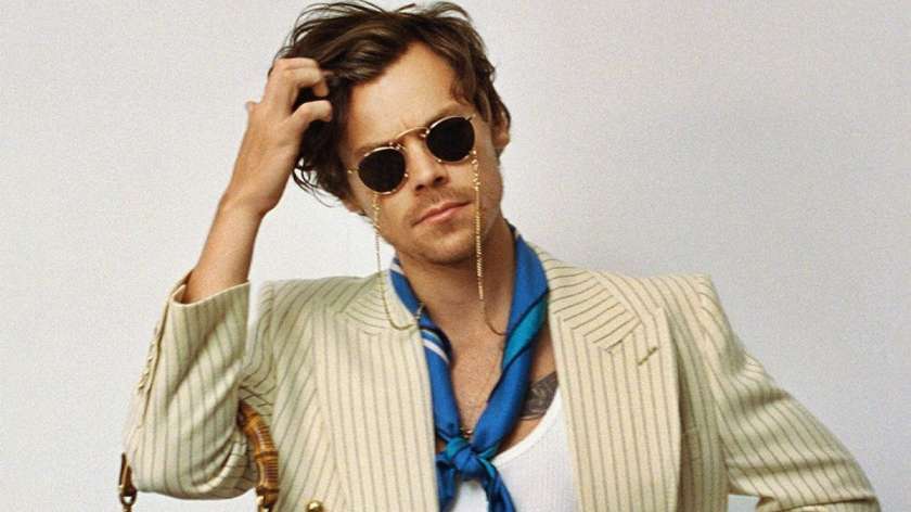 harry styles chin scar Image 3