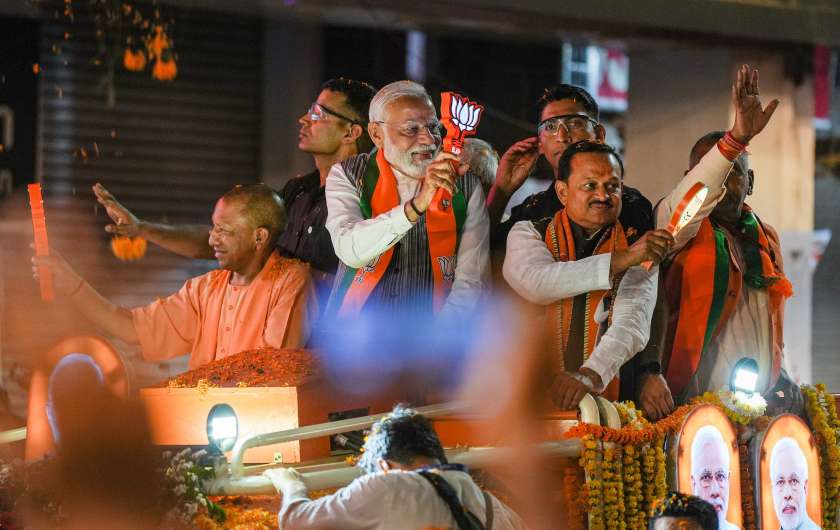 PM Modi, CM Yogi Adityanath conduct massive roadshow in Kanpur ahead of ...