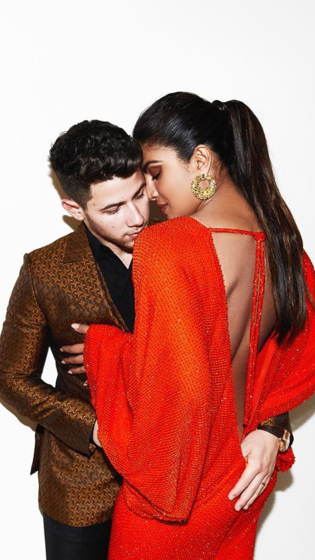 Priyanka Chopra, Nick Jonas are the hottest celebrity couple and these pics are proof