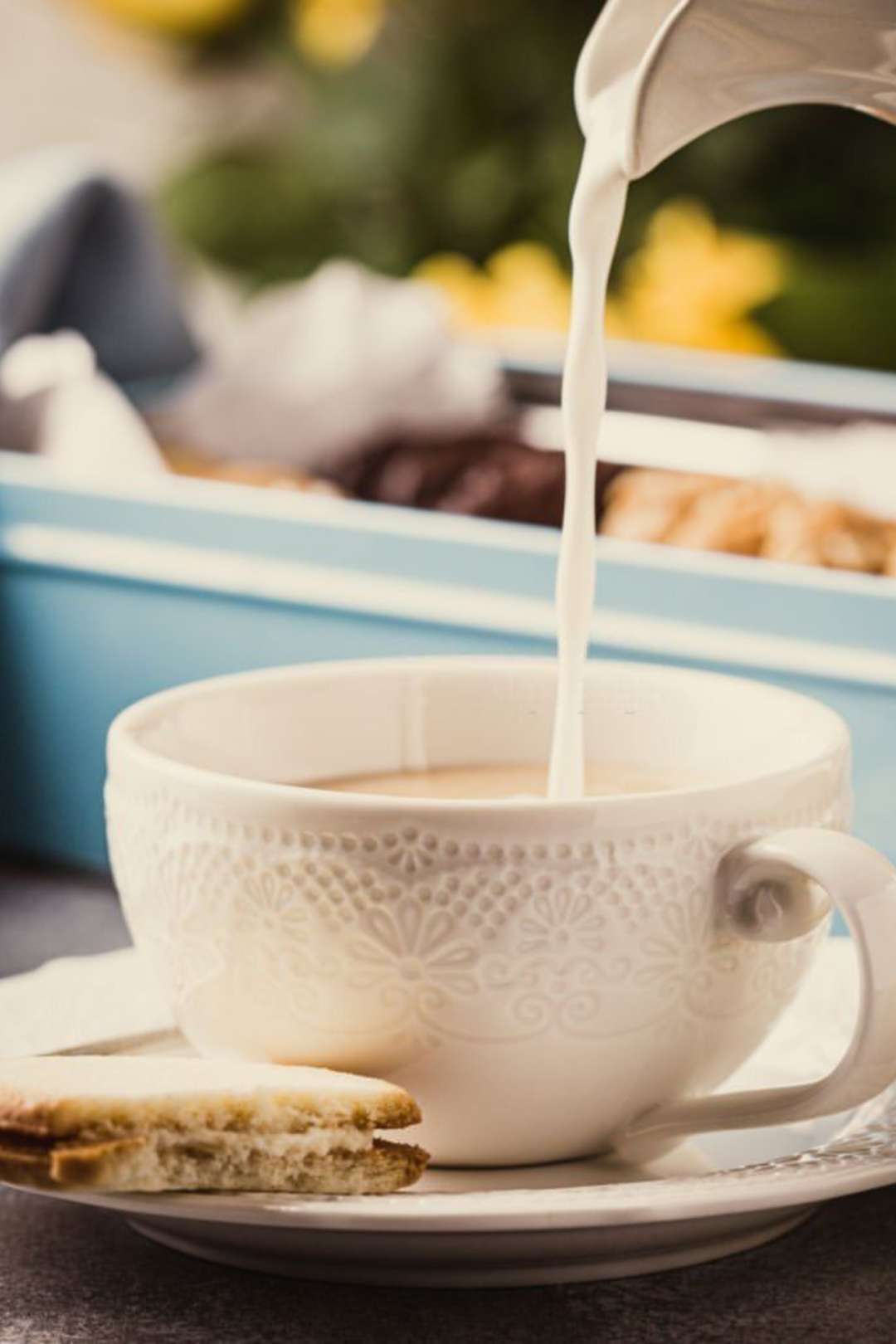 Milk side effects Bloating to acne problems, here are 7 things you