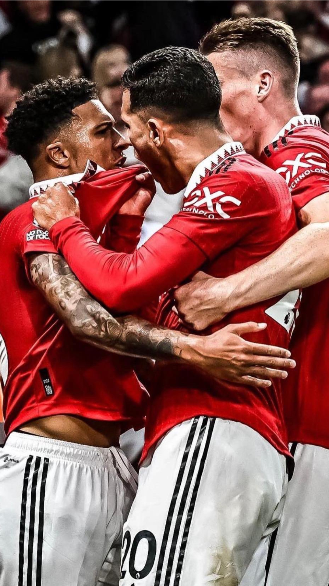 The match finished with a final score of 2-1, giving Manchester United a kickstart  to this season at last.