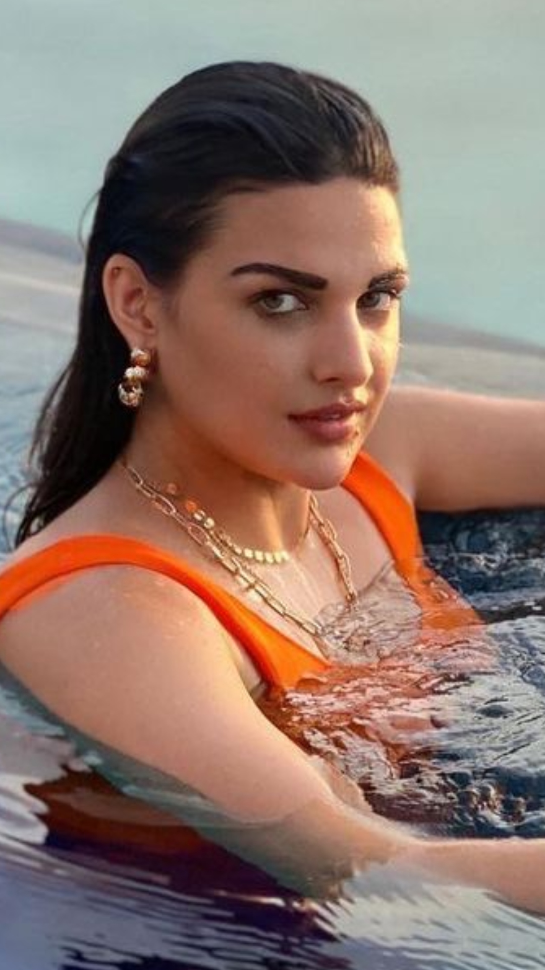 These amazing ethnic earrings of Himanshi Khurana will steal your heart -  आपका दिल चुरा लेंगे हिमांशी खुराना के ये एथनिक झुमके , जीवन शैली न्यूज