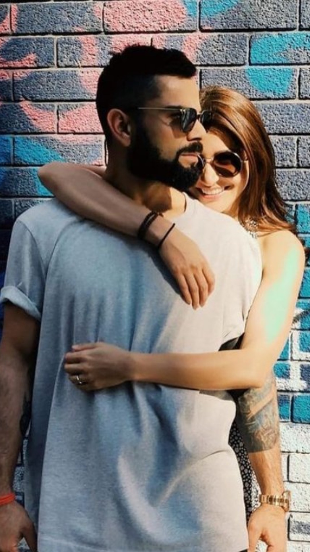 Anushka Sharma Poses For Mushy Pics With Hubby, Virat Kohli