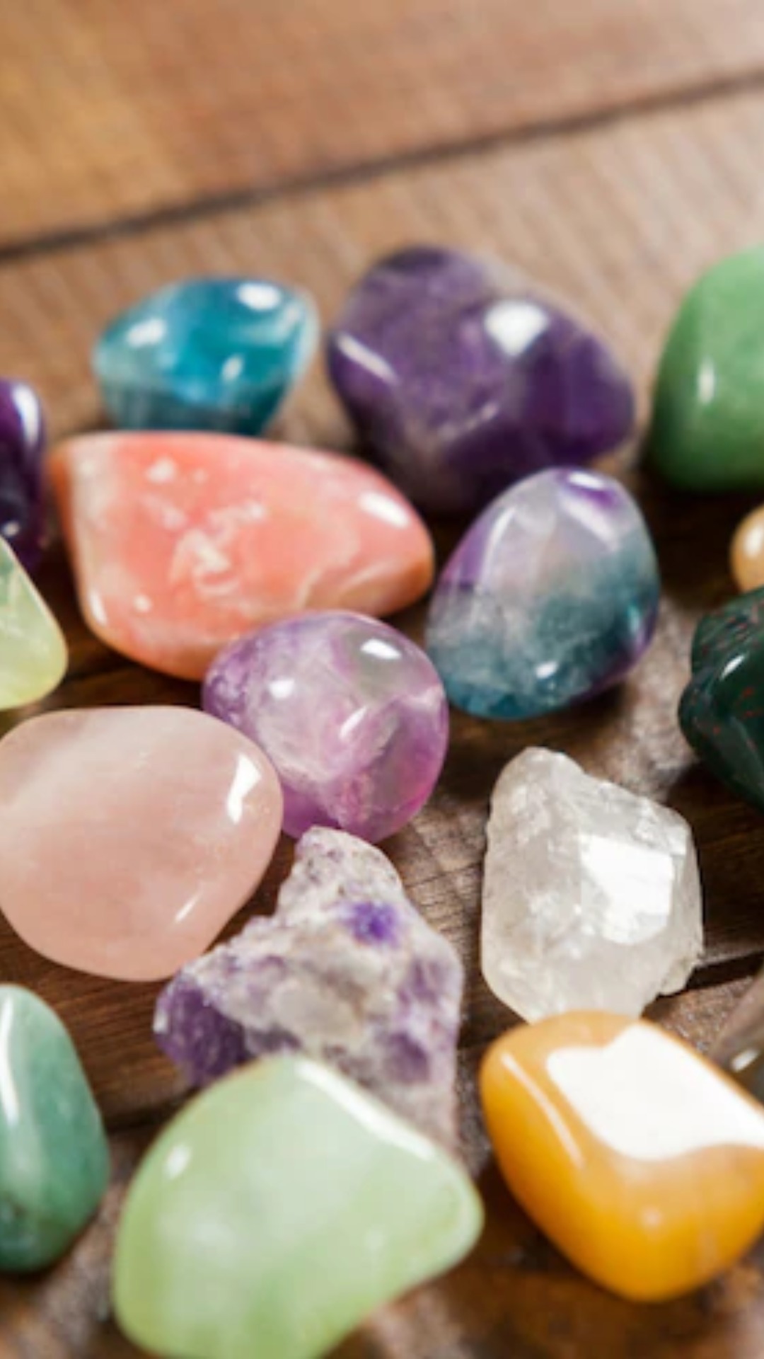 The effect of Gemstones depends on their Aura and their particular planetary rays based on their color, carat, clarity, cutting and the qualities. Know which gemstone will be best for each zodiac sign.