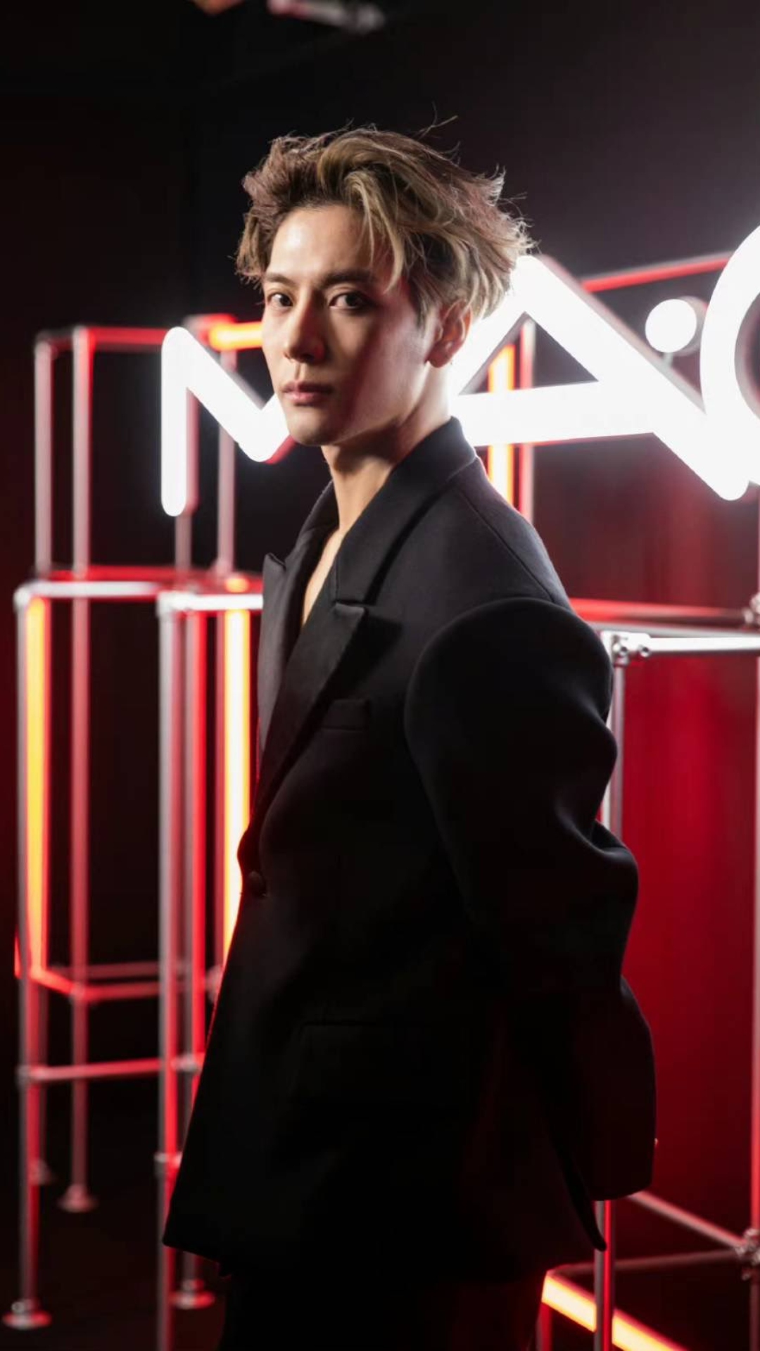 Jackson Wang breaks the internet with INSIDE videos from MAC after party.  Seen yet?