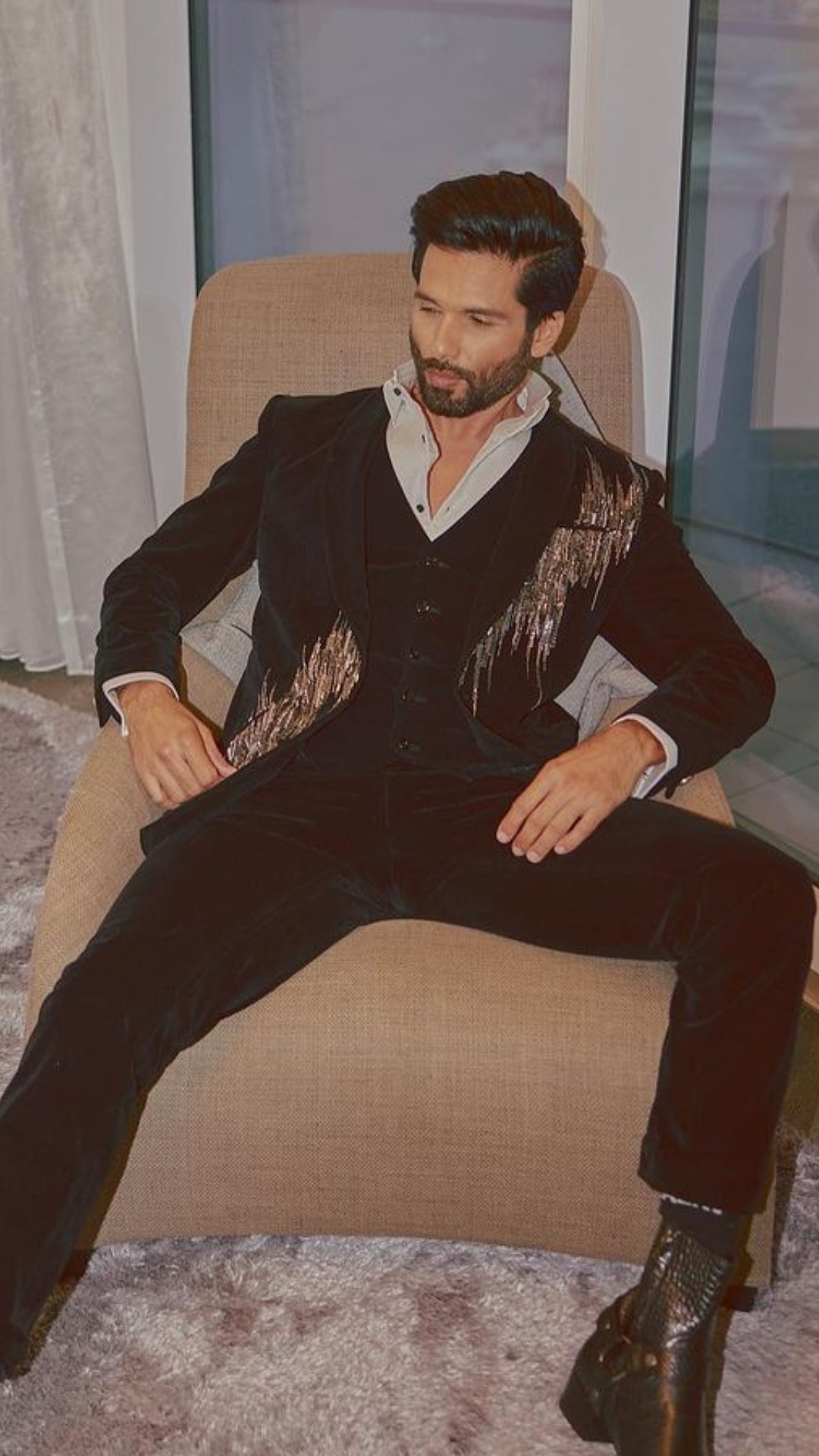 Shahid Kapoor Shows Us How To Suit Up Right In Dark Khaki Blazer And Pant  Outfit