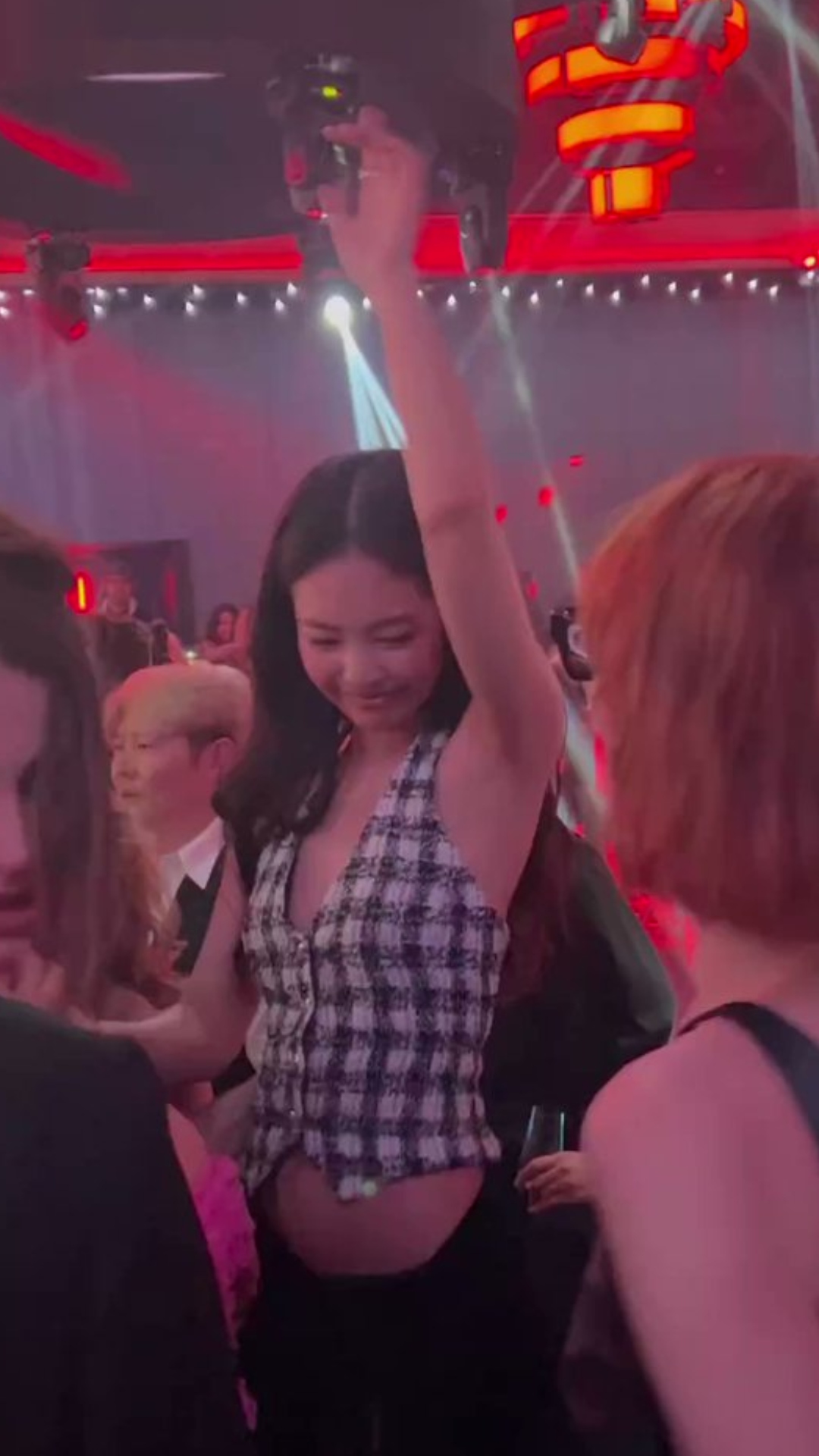 BLACKPINK Jennie dances with The Idol cast at after party; sizzles at
