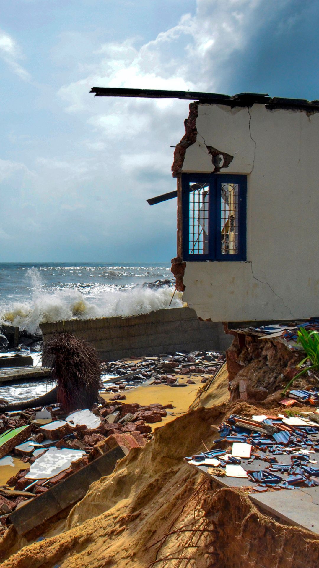 In pics | How Cyclone Biparjoy creating havoc in Gujarat 