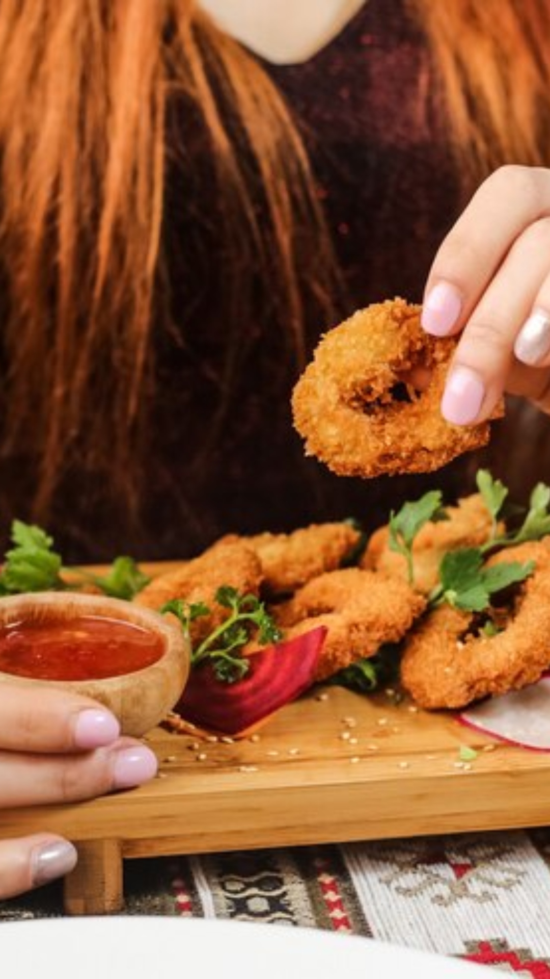 10 Benefits of eating food with your hands