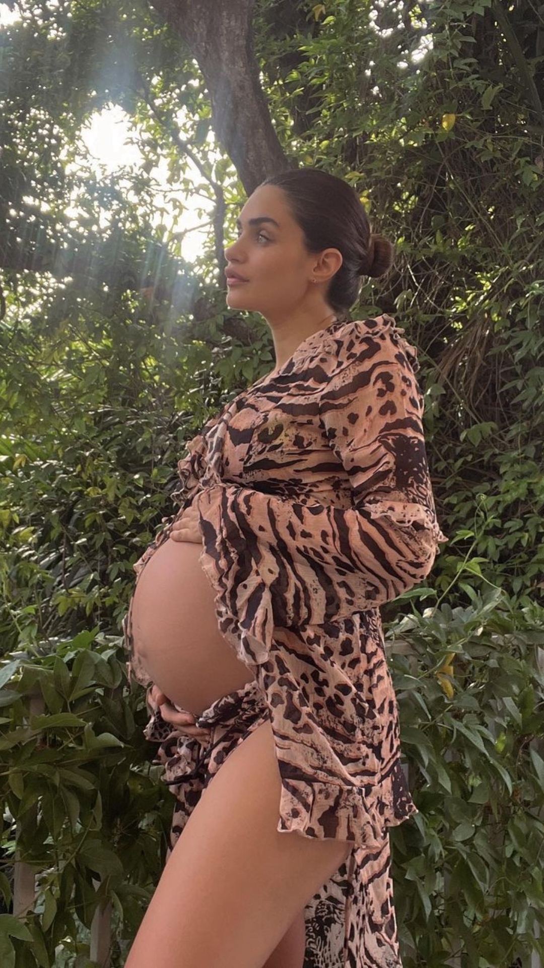 Arjun Rampal's girlfriend Gabriella Demetriades flaunts baby bump; see PHOTOS