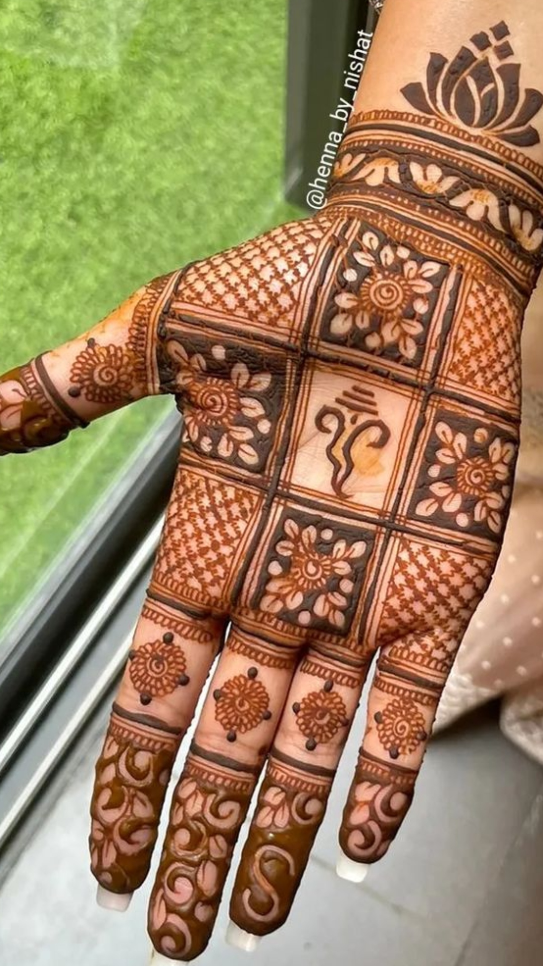 10 Unique Mehendi Designs to Try This Wedding Season