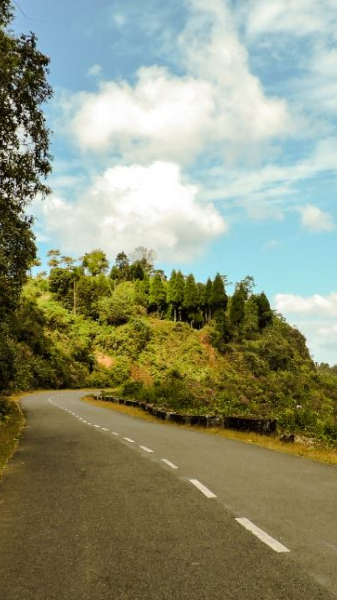 Shillong is fondly known as the abode of clouds. This scenic northeastern hill destination is serene and tranquil to its core.