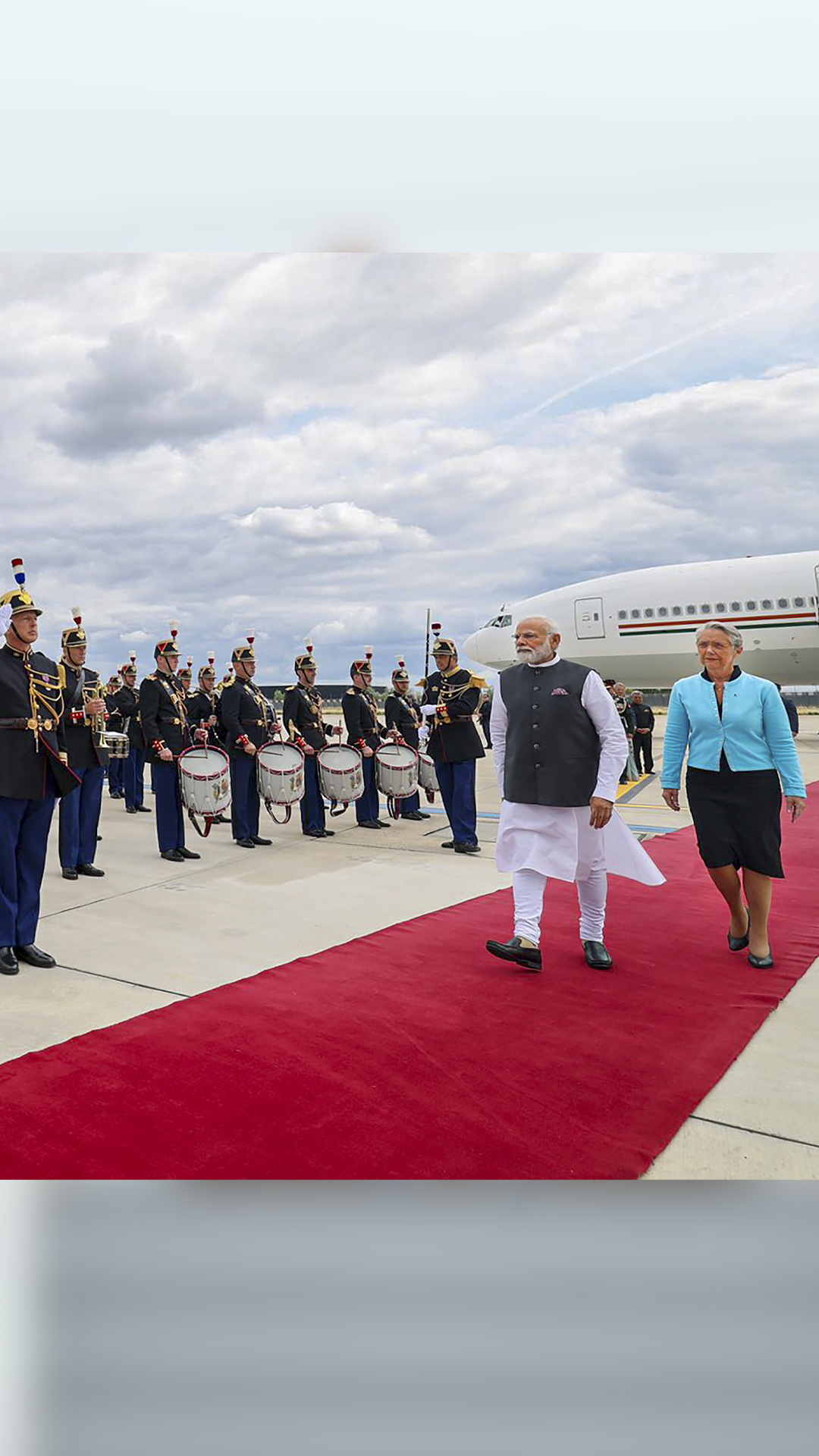 As PM Modi landed in Paris, he was accorded with a ceremonial welcome