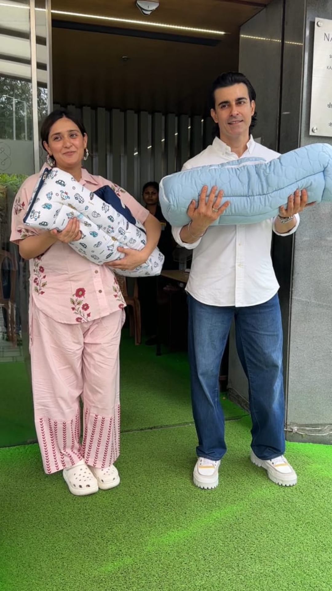 Gautam Rode, Pankhuri Awasthi make first appearance with newborn twins