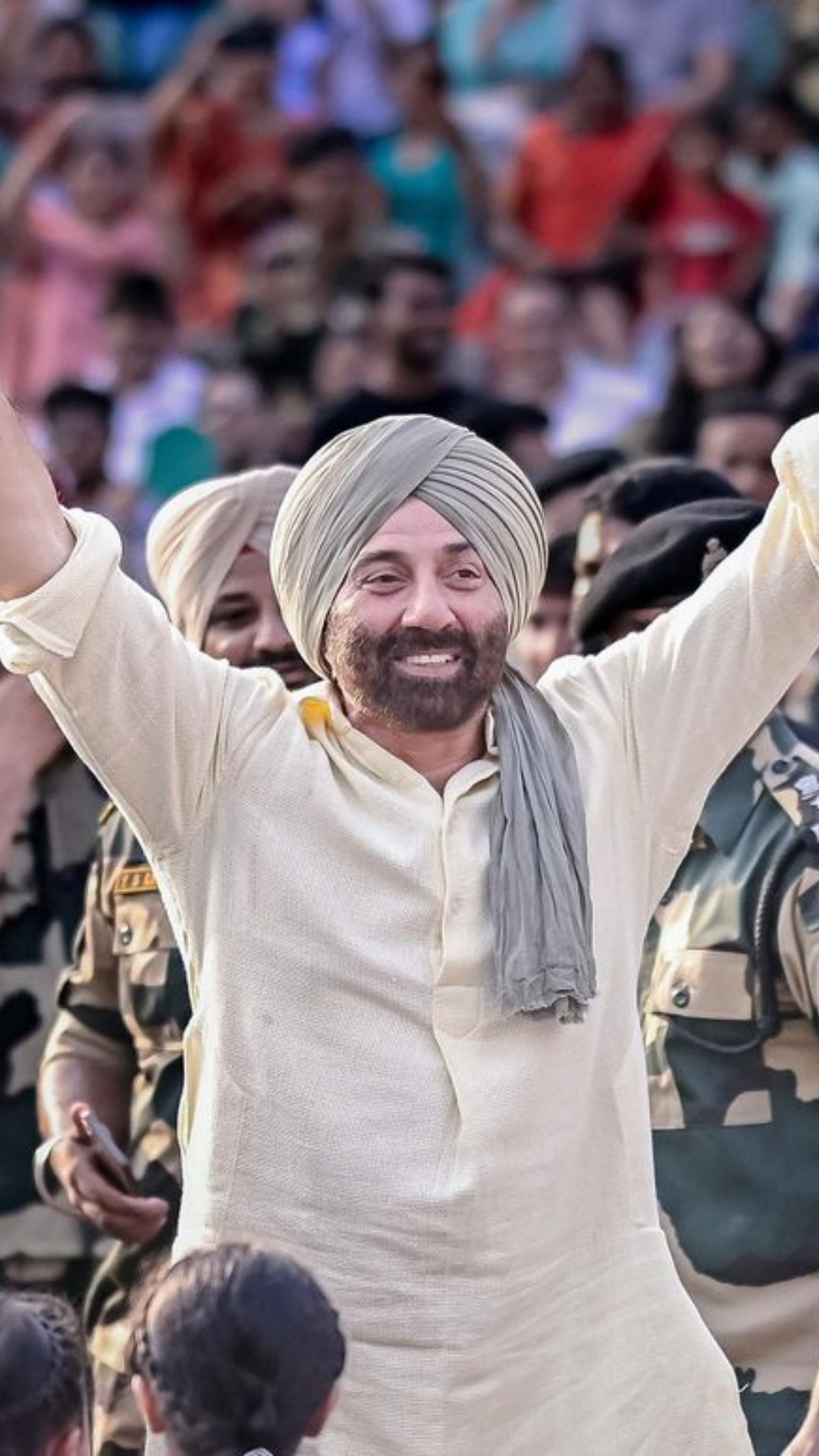 Gadar 2: Sunny Deol, Ameesha Patel-starrer sells over 45,000 tickets, eyes Rs 25 cr opening