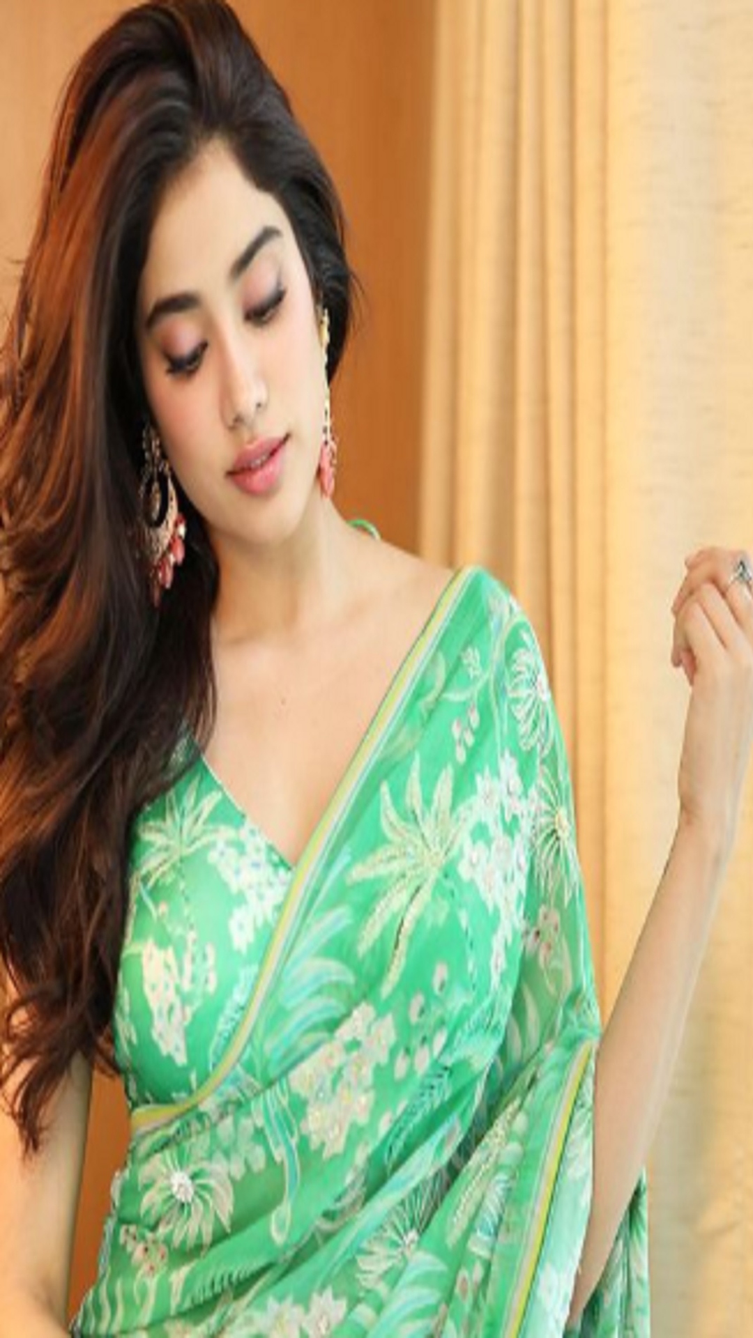 Buy Green Color Soft Silk Weaving Work Saree Festive Wear Online at Best  Price | Cbazaar