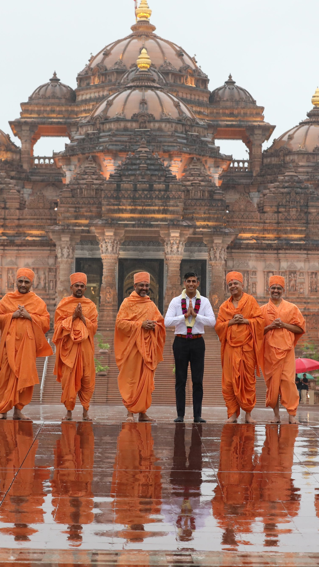 G20 Summit: UK PM Rishi Sunak visits Delhi's Akshardham temple | IN PICS 