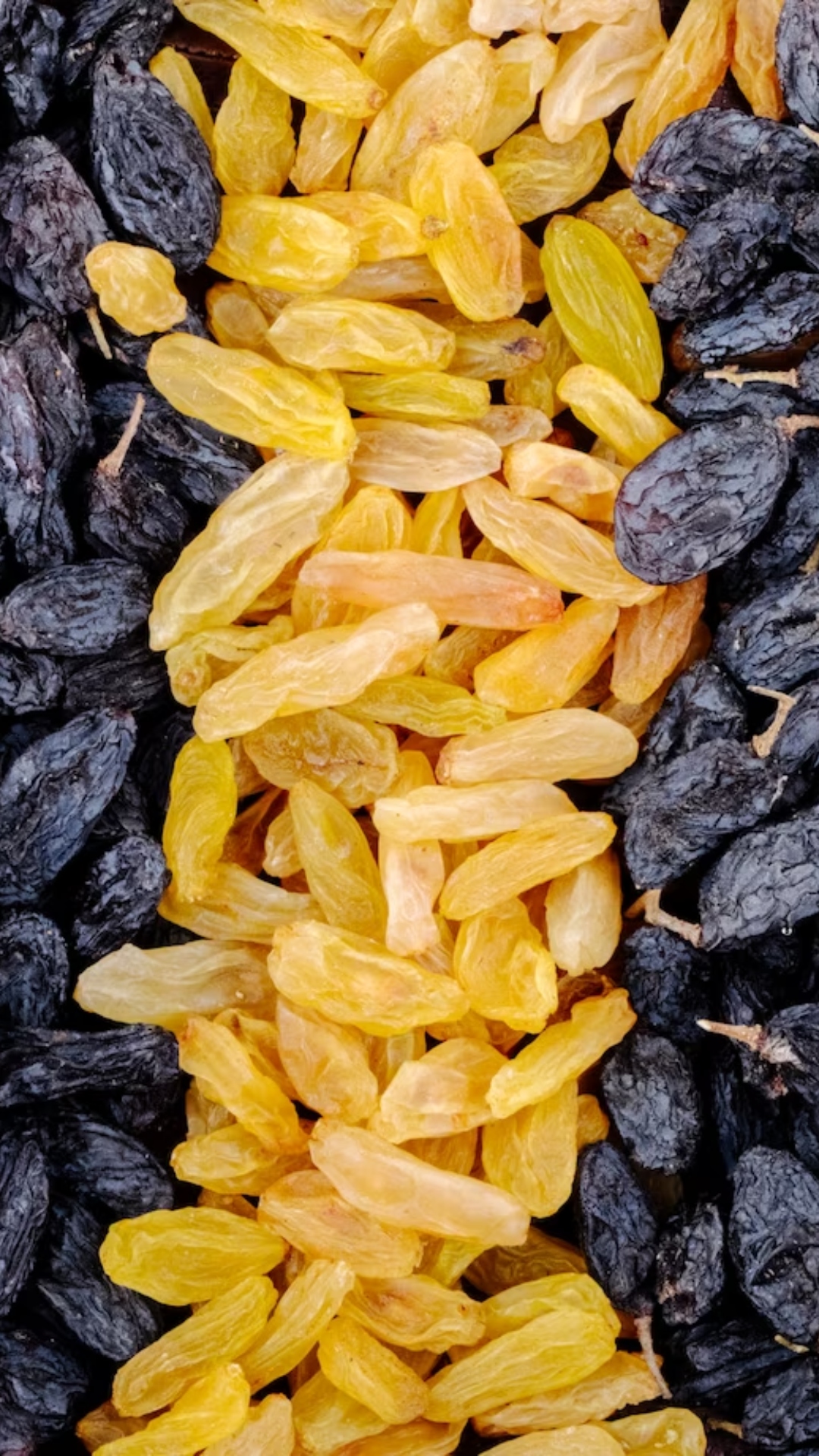 7 Benefits Of Soaked Raisins