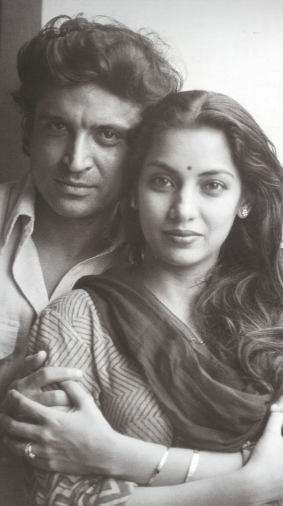 Rare photos of Shabana Azmi with Javed Akhtar, her family, and co-stars