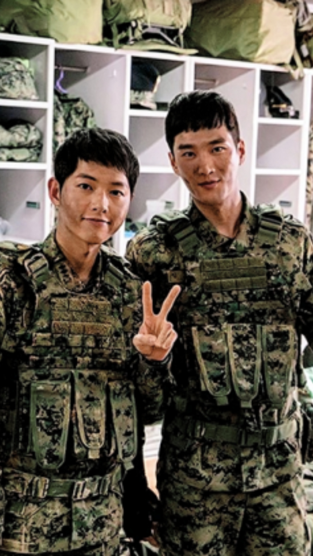 In Descendants of the Sun Ahn Bo Hyun played the role of First Sergeant Im Gwang-nam and special agent Piccolo.