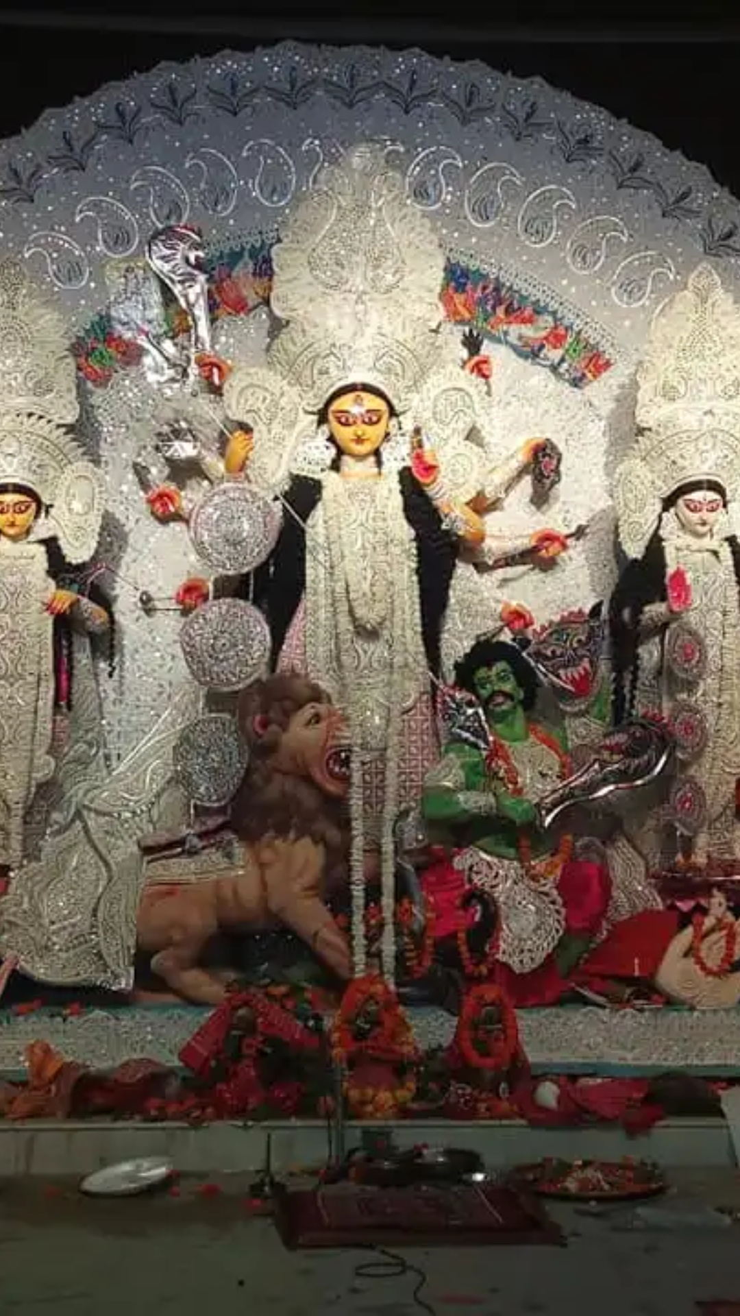 Navodaya Puja samiti pandal (sector 55) 