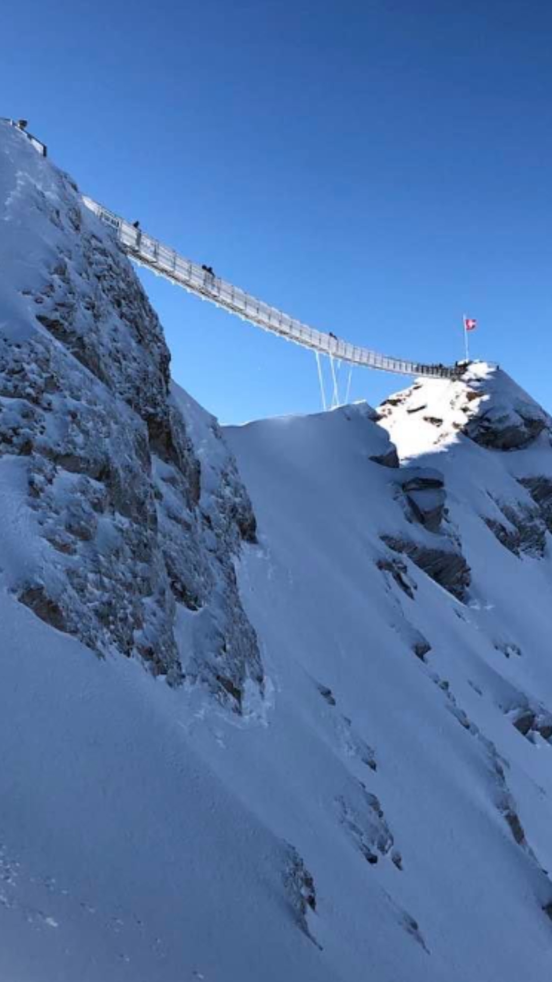 8 most beautiful and thrilling skywalks in the world