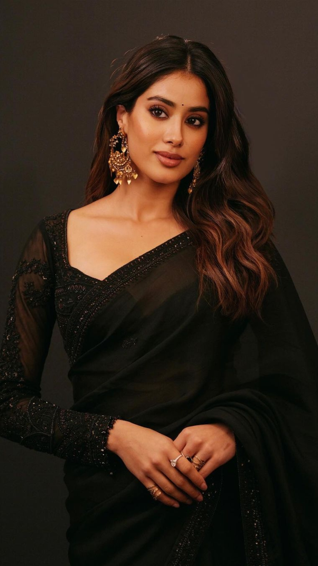 Kiara Advani in simple black saree shows how to make noise with minimalism  for JugJugg Jeeyo promotions - India Today