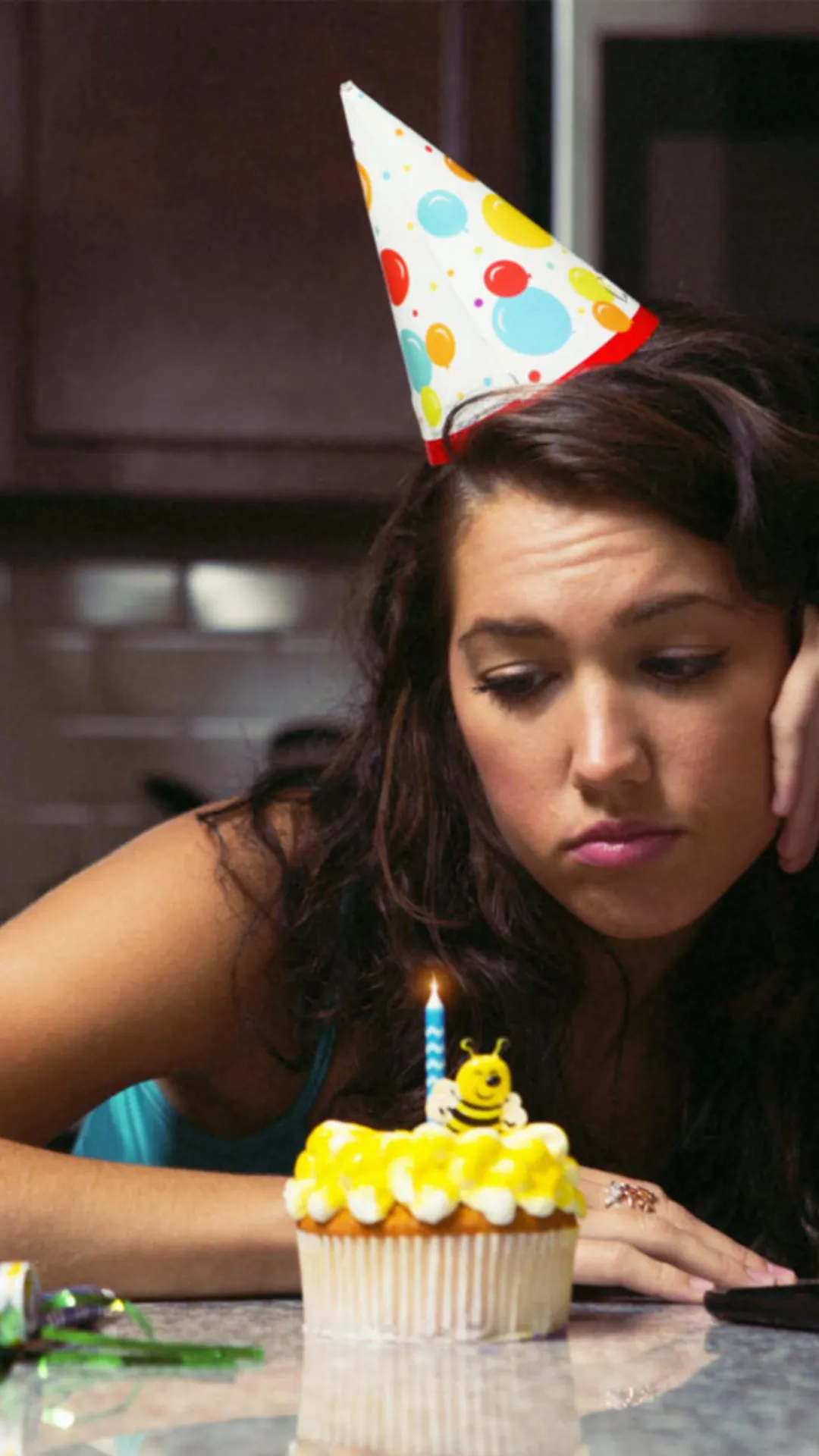 5 signs that you are suffering from birthday blues
