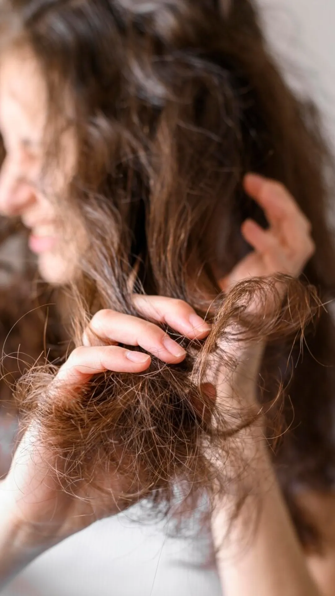 5 effective home remedies to manage frizzy hairs