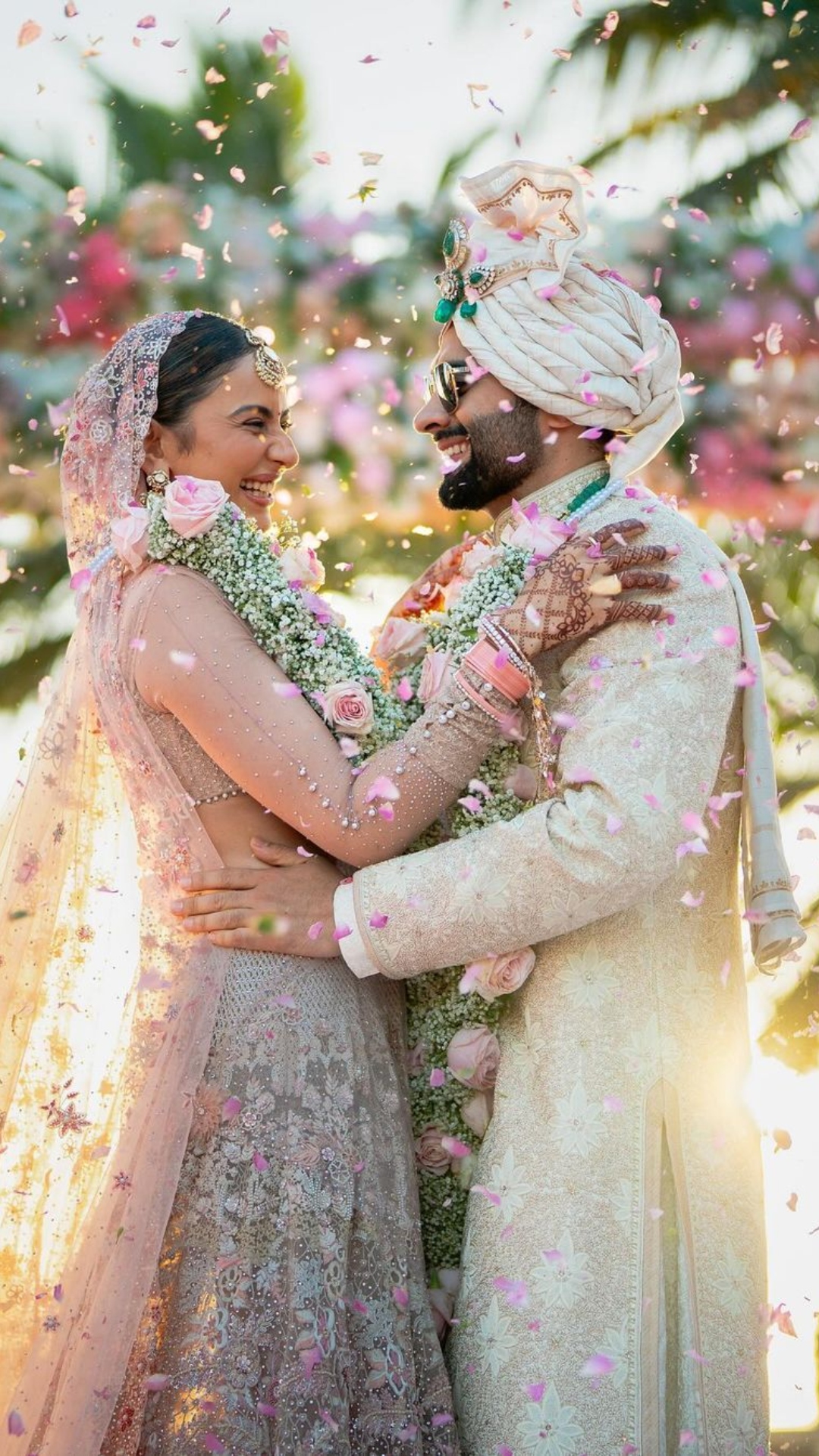 Rakul Preet Singh and Jackky Bhagnani share first wedding pics