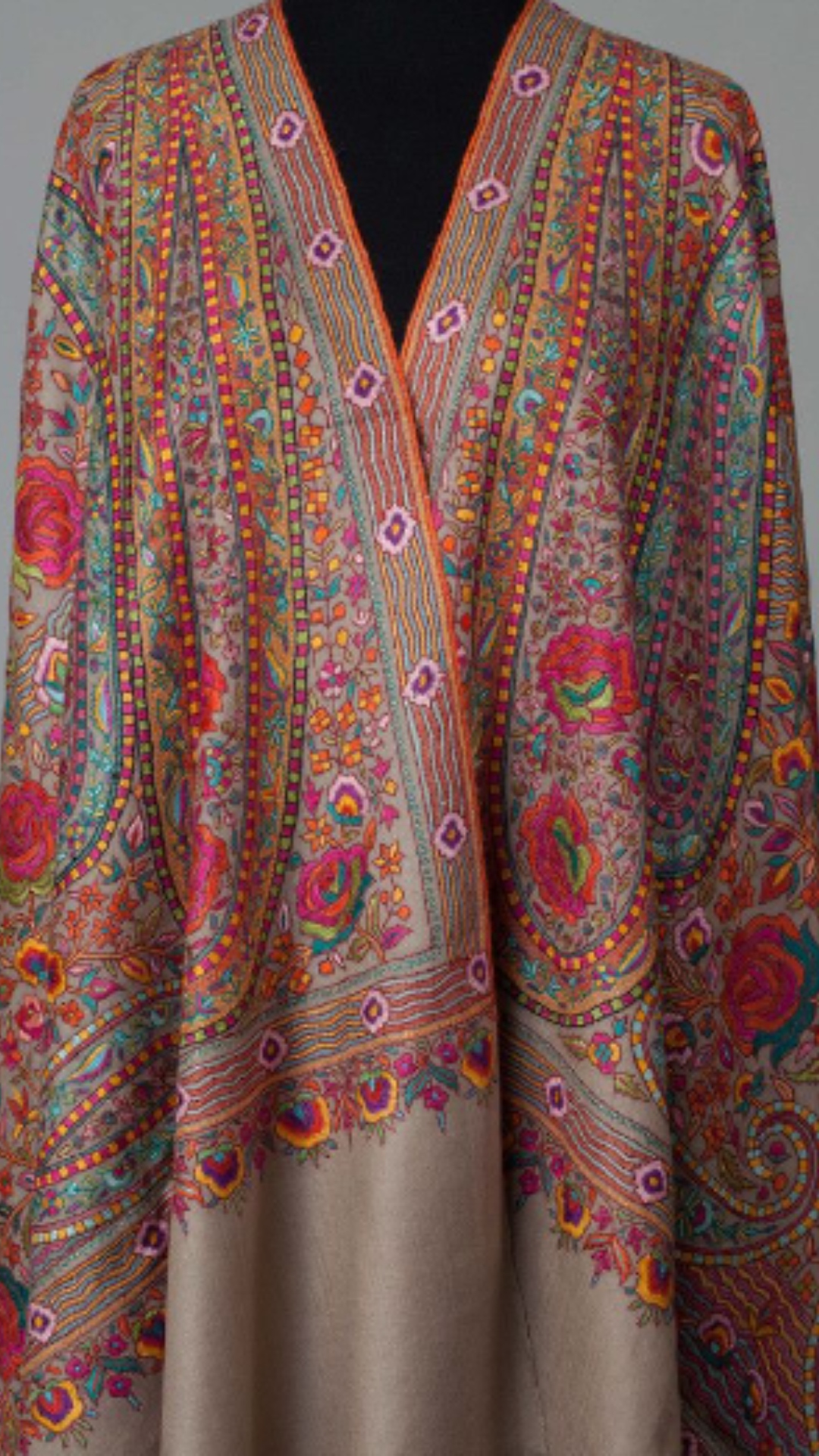 5 reasons to own a Pashmina shawl