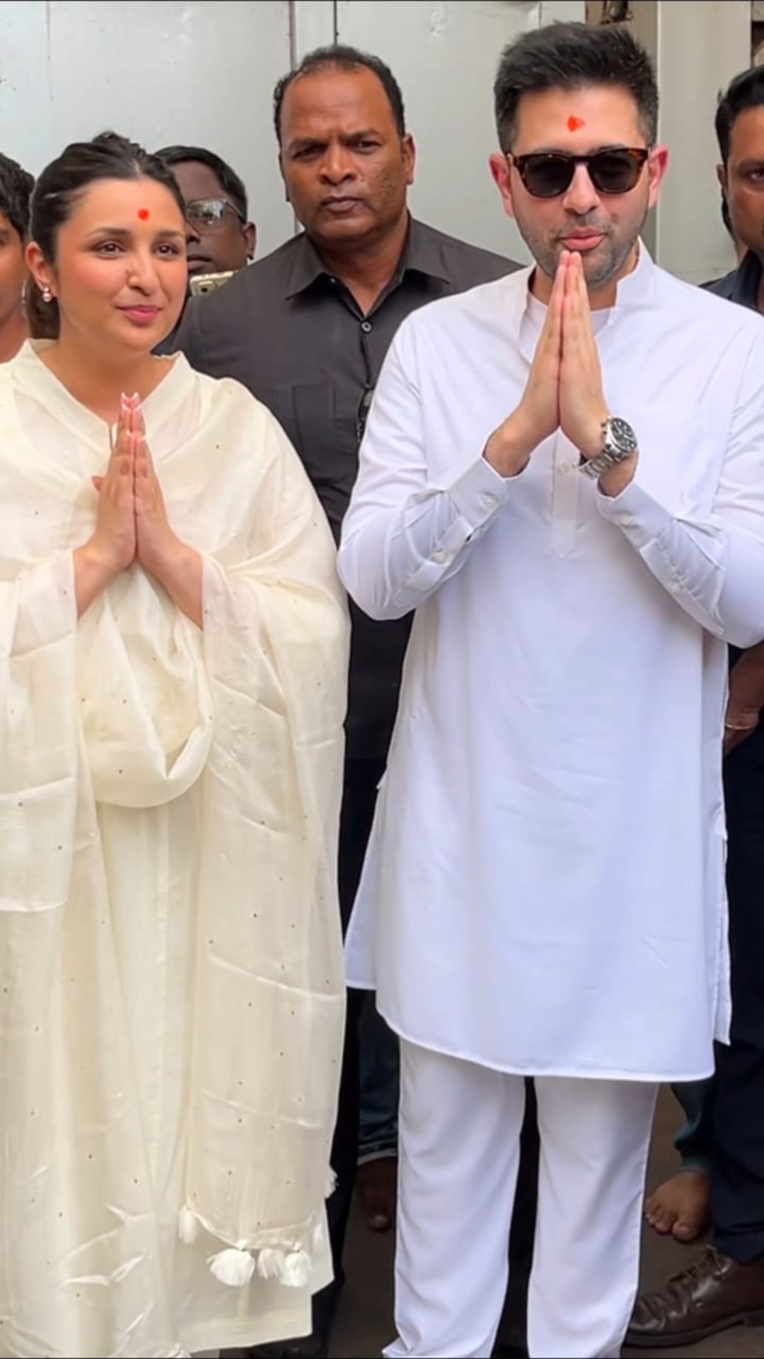 Parineeti Chopra, AAP MP Raghav Chaddha seek blessings at Siddhivinayak Temple post London visit