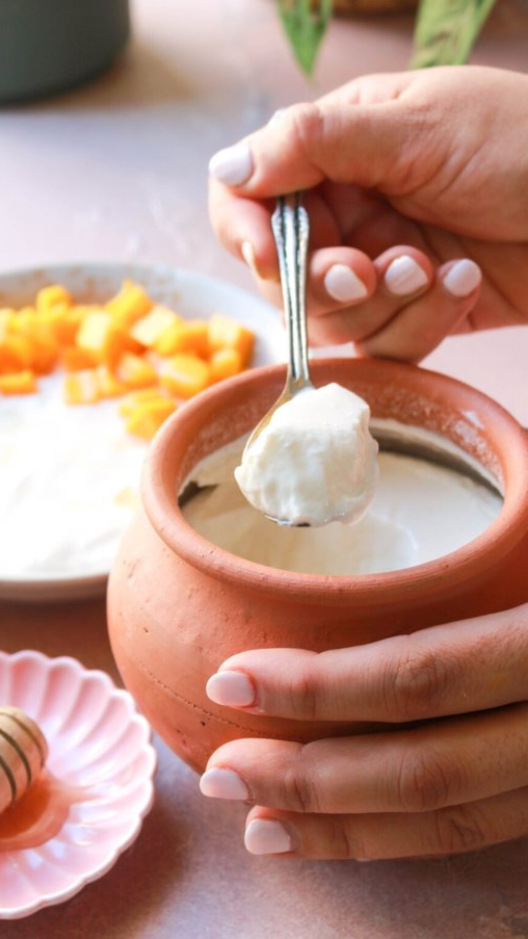 5 foods to avoid pairing with curd to prevent indigestion