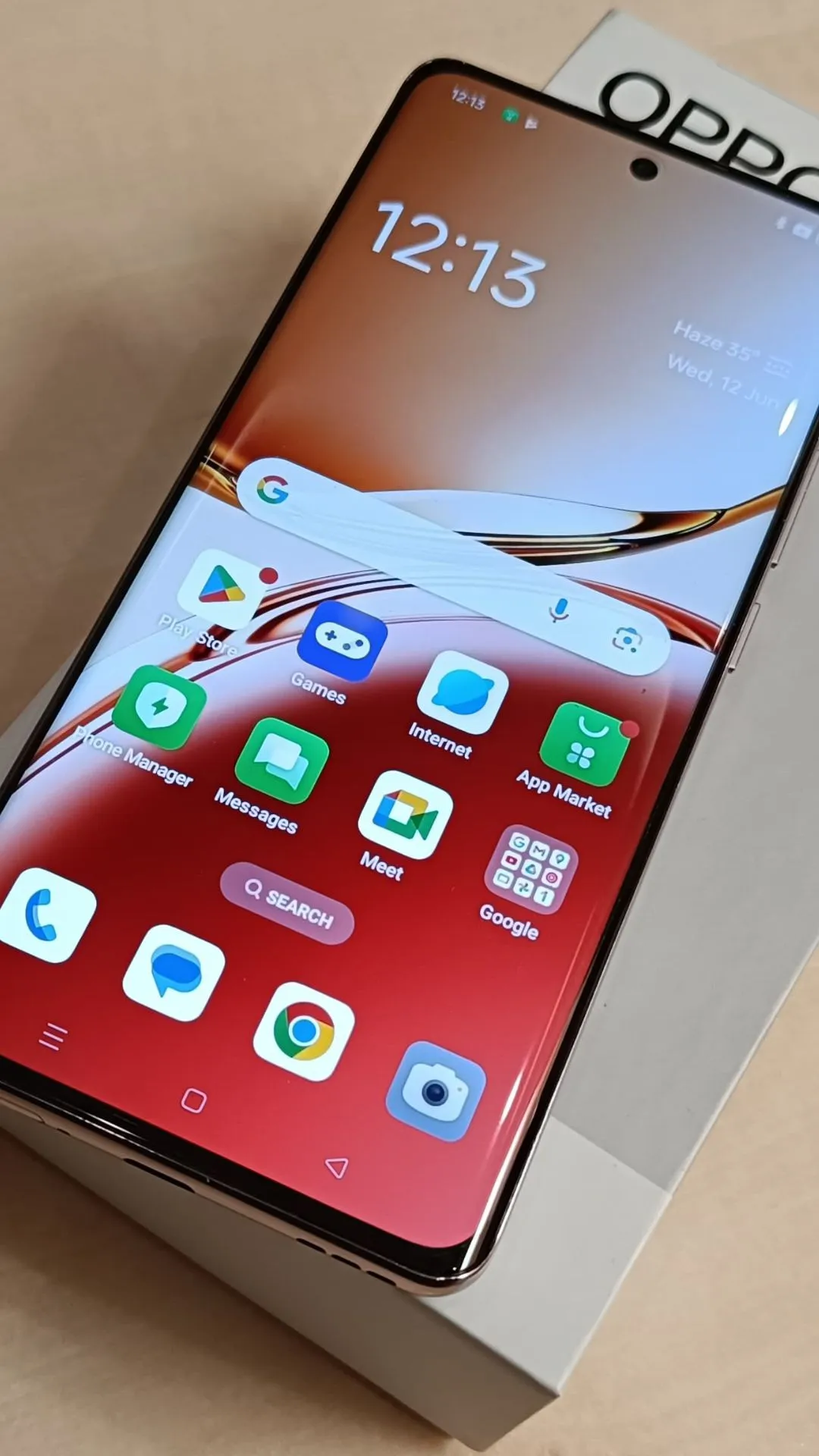 The device comes with a 6.7-inch 3D Curved AMOLED display and a 8MP front shooter 