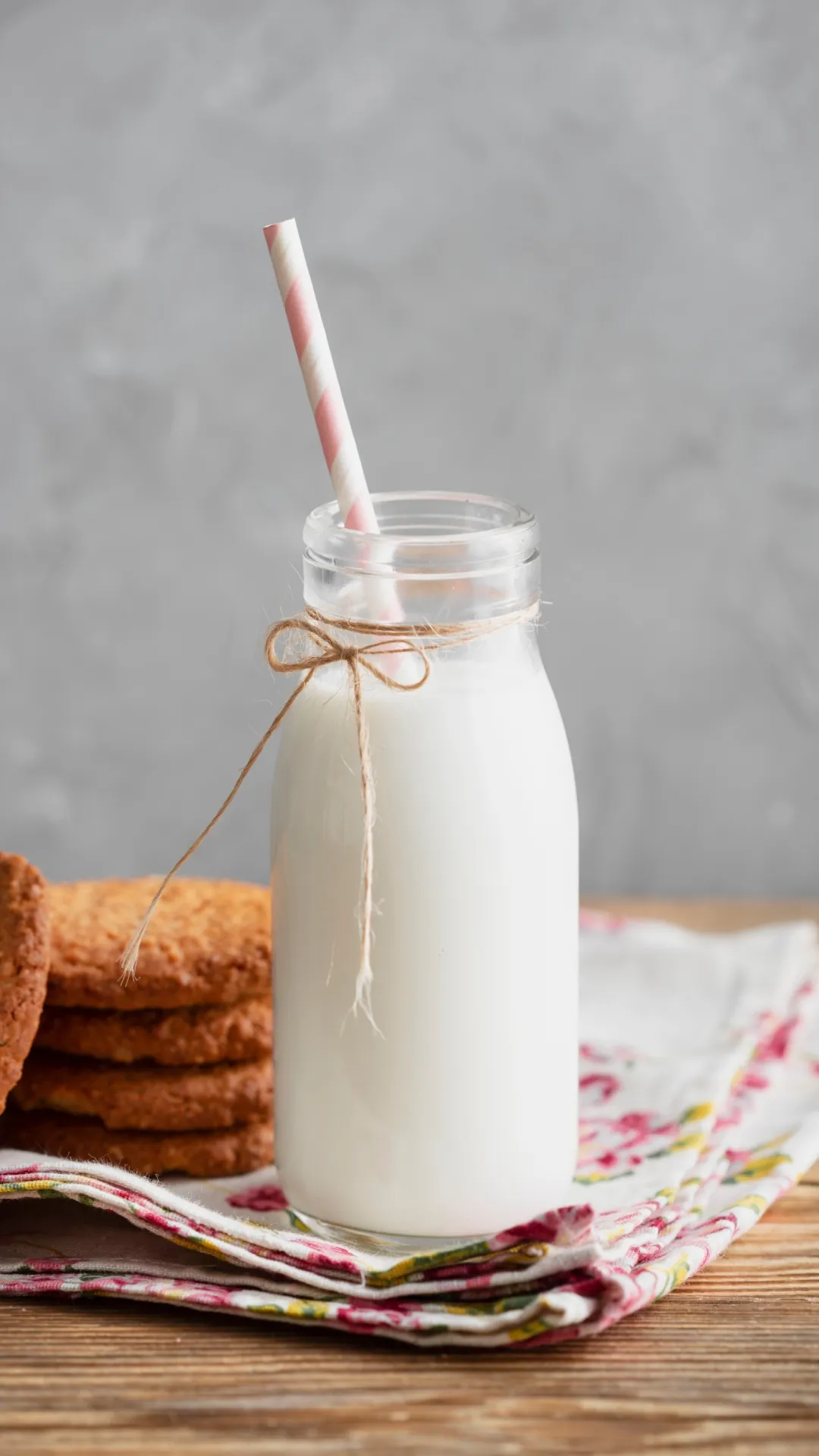 5 nutritious foods to pair with milk for a health boost
