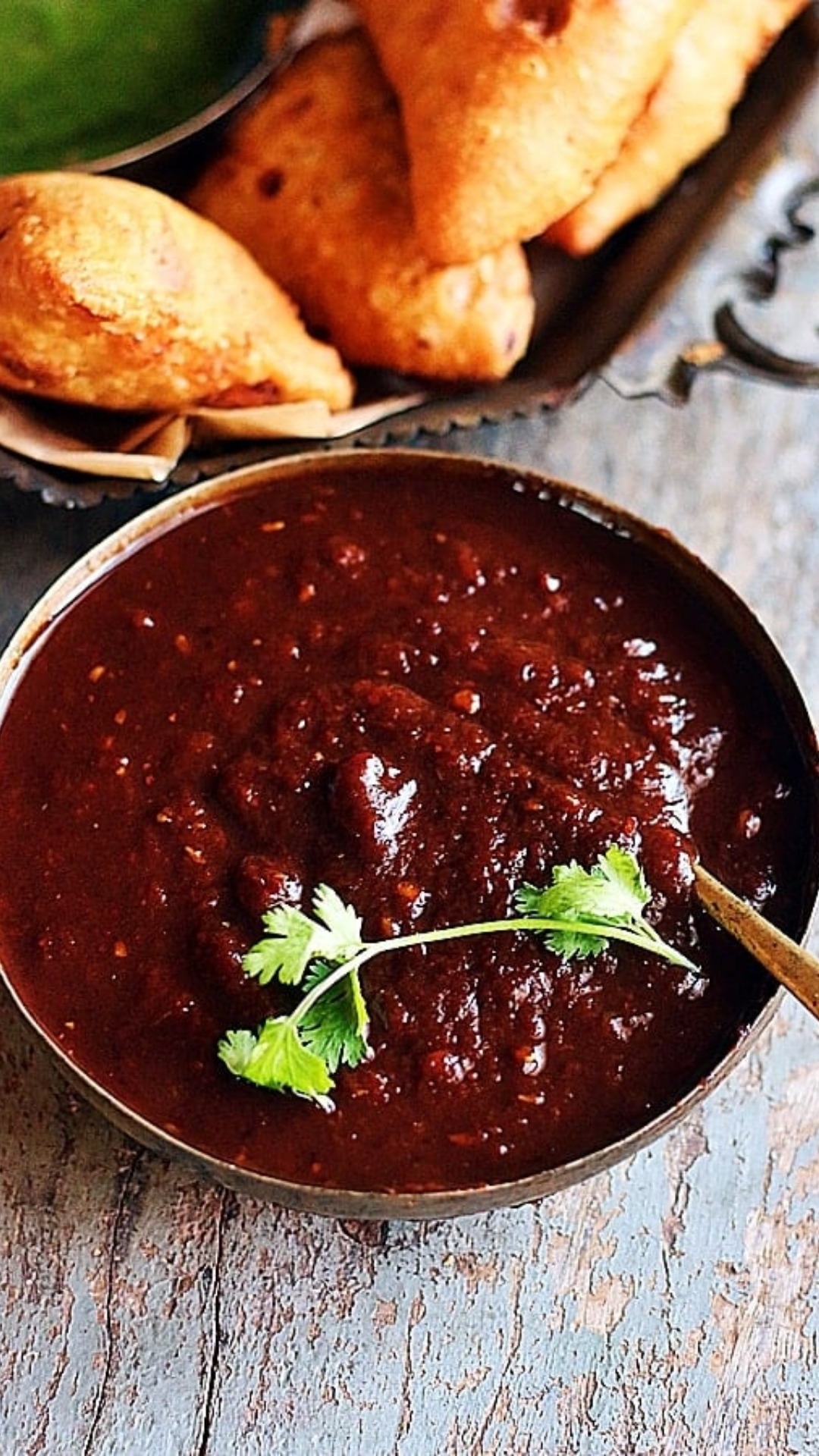 5 easy ways to make Imli Chutney at home