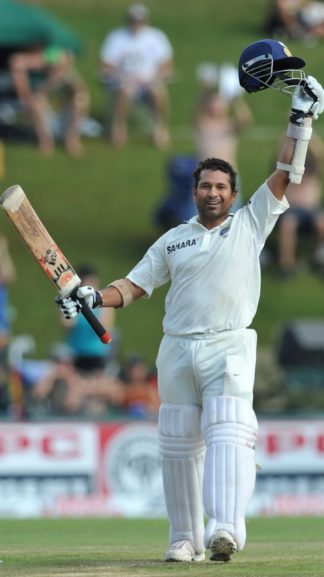2. Sachin Tendulkar took 267 innings to previously hold the record for the fastest to 12000 runs at home