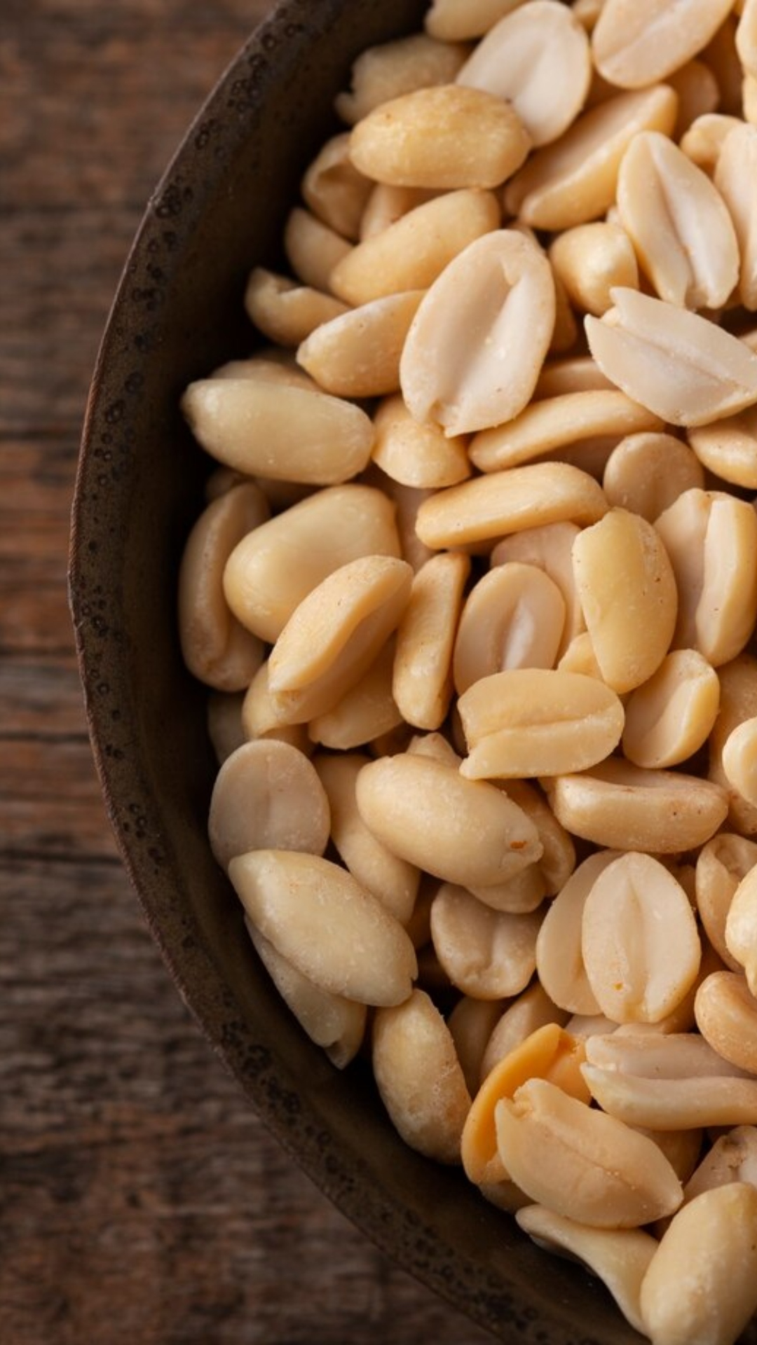 5 health benefits of eating peanuts as a snack