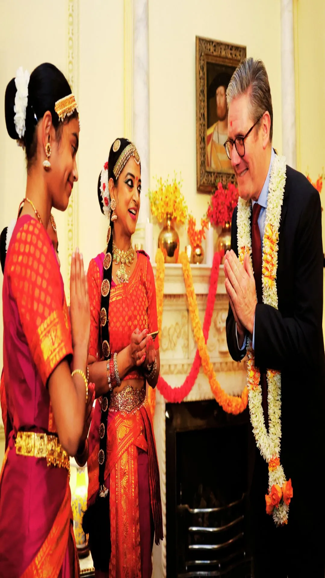 UK wali Diwali: PM Keir Starmer hosts grand celebration party in London | IN PICS