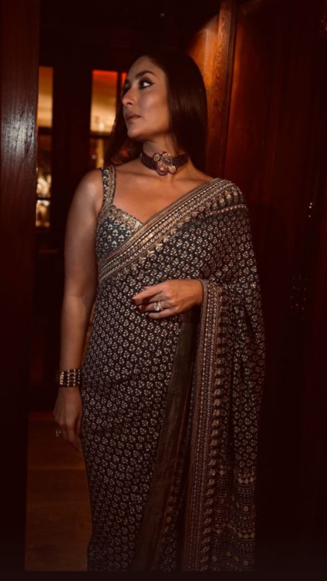 Kareena Kapoor Khan exudes regal glam in an embellished saree | See Pics