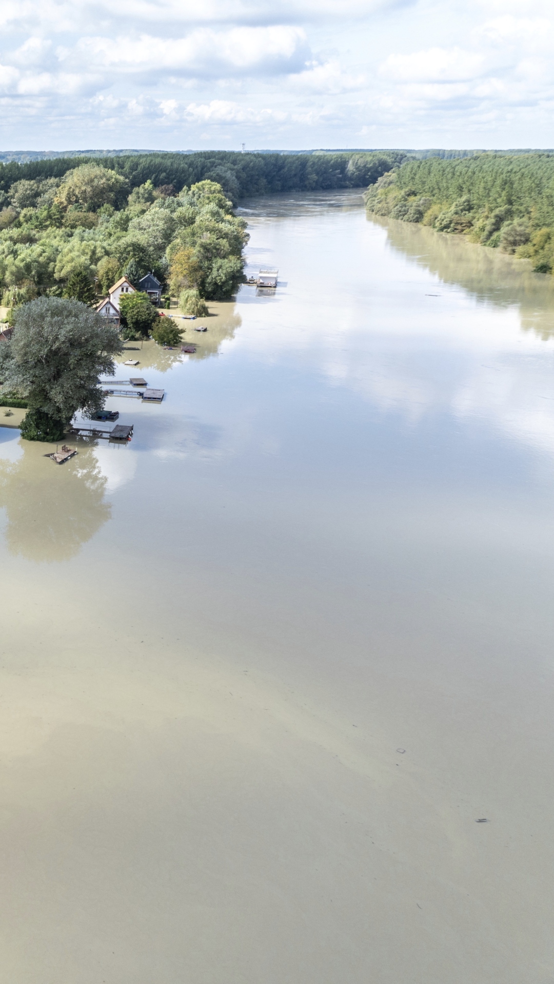 River that flows through 10 countries