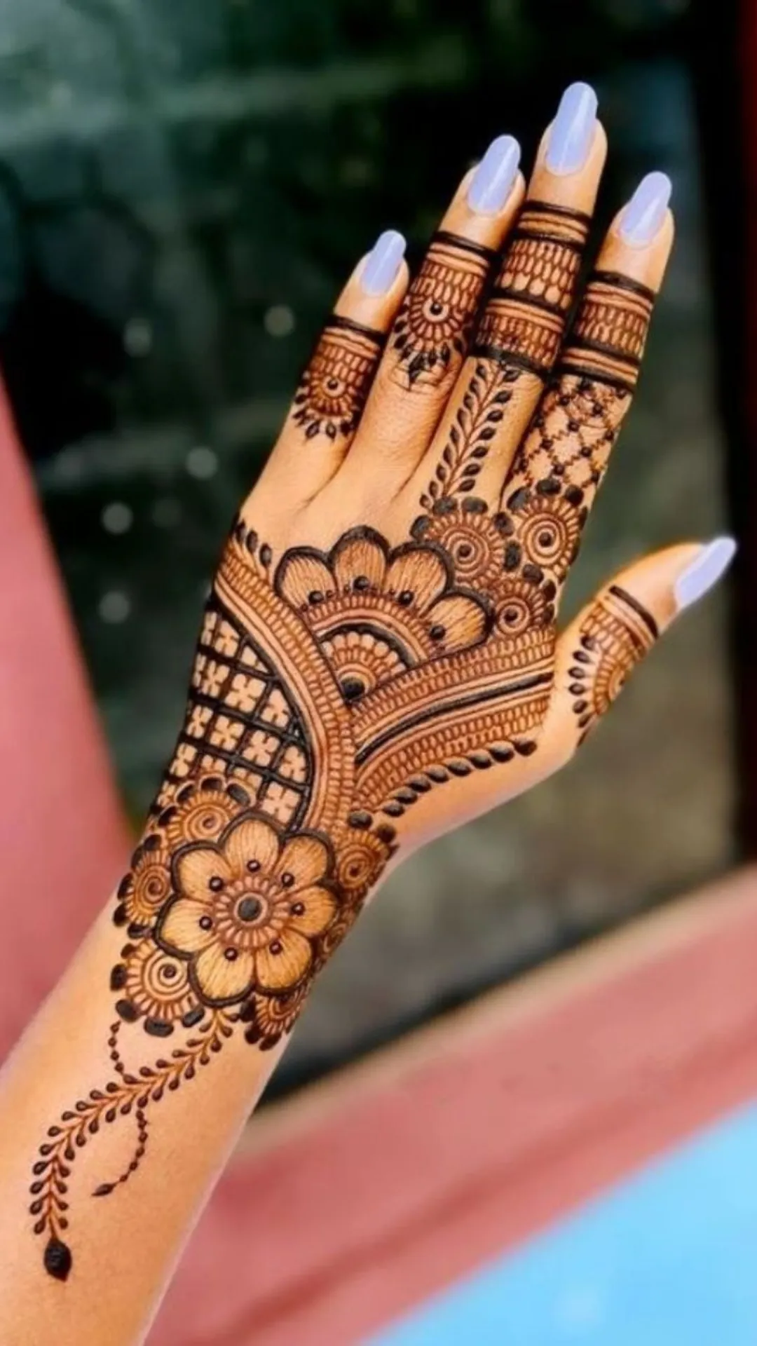 5 beautiful back hand mehndi designs for Basant Panchami 