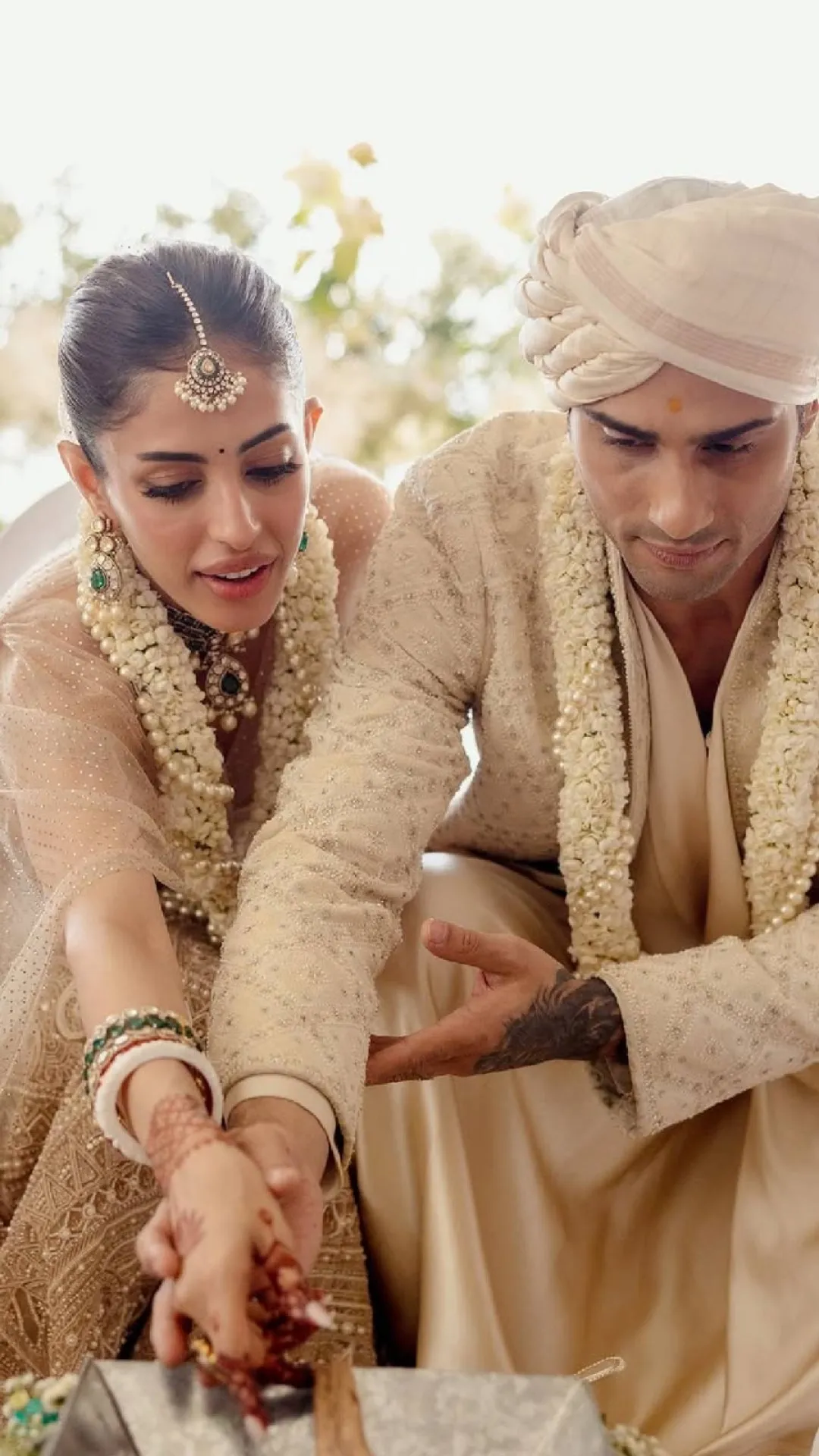 Prateik Babbar embedded his mother Smita Patil&#039;s earring in wife Priya Banerjee&#039;s mangalsutra