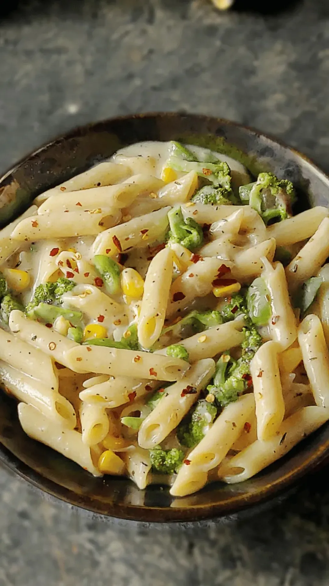 5 easy steps to make white sauce pasta without maida and cheese
